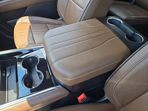Used 2025 Chevrolet Suburban High Country AWD/4WD image 37
