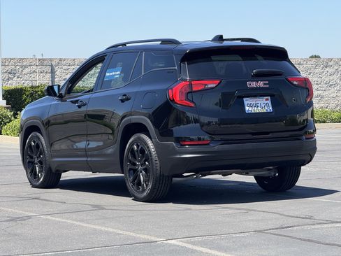 Used 2020 GMC Terrain SLE w/ Elevation Edition FWD image 25