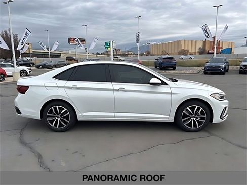 New 2026 Volkswagen Jetta SE image 5