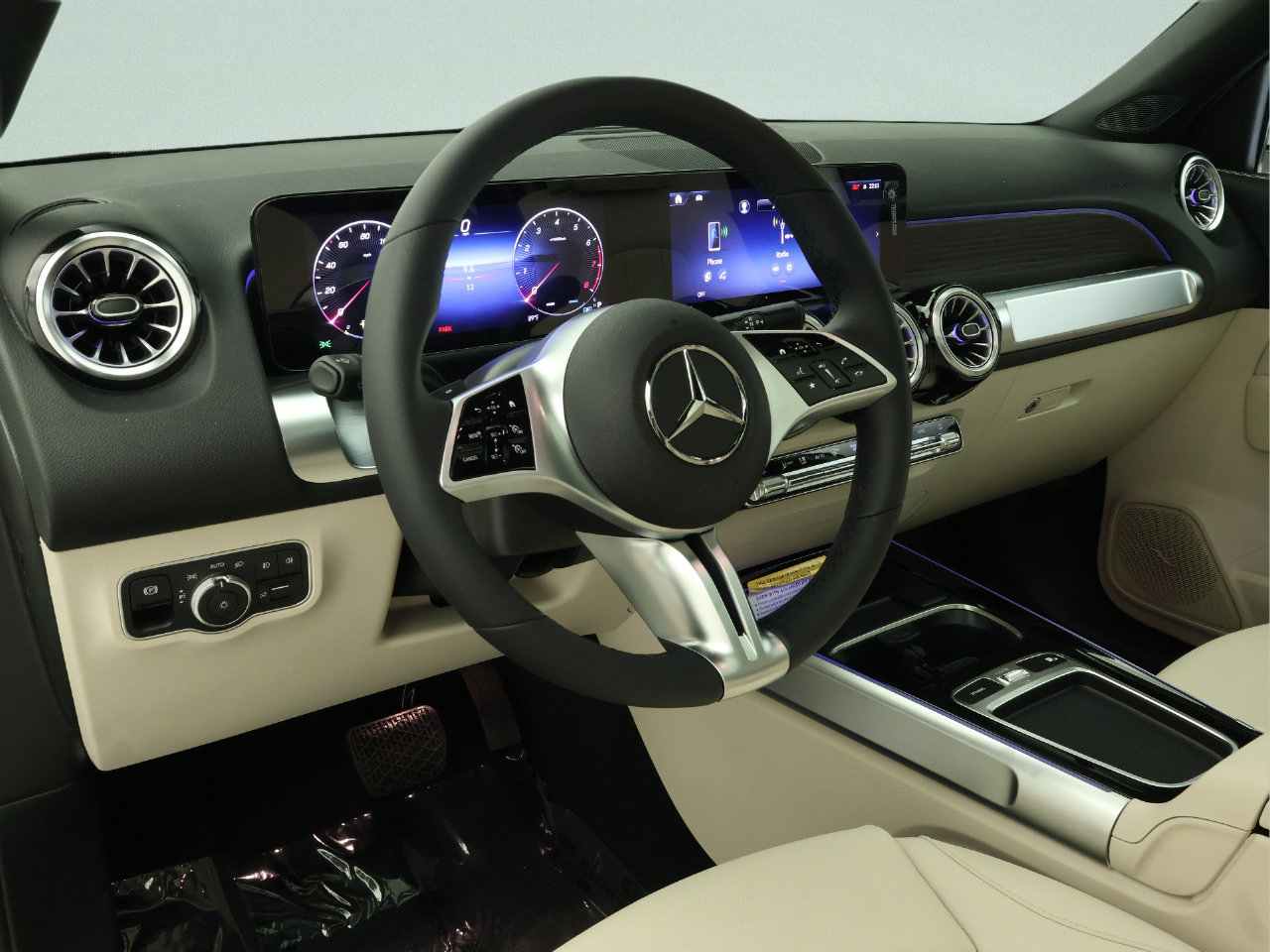 New 2026 Mercedes-Benz GLB 250 image 4