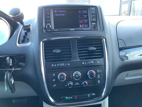 Used 2019 Dodge Grand Caravan SXT image 20