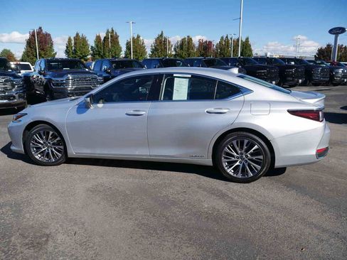 Used 2019 Lexus ES 300h w/ Premium Package image 15