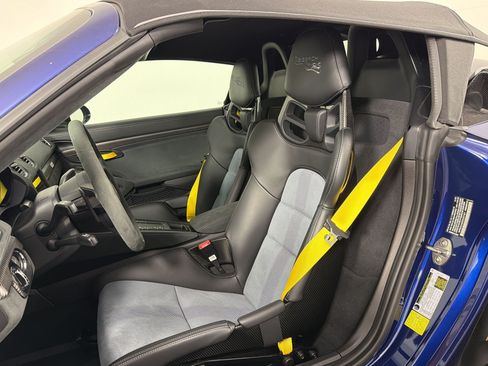 Certified 2025 Porsche 718 Boxster Spyder RS RWD image 5