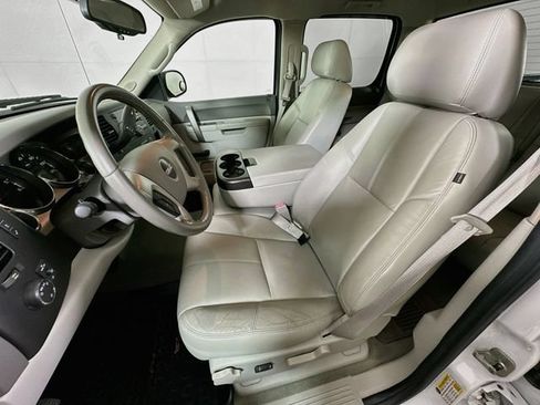 Used 2010 GMC Sierra 1500 SLE w/ Power Pack Plus AWD/4WD image 24