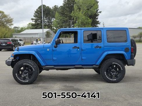 Used 2014 Jeep Wrangler Unlimited Sahara image 2