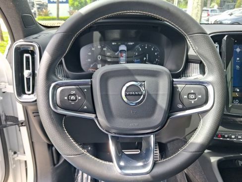 Used 2021 Volvo XC40 T4 R-Design w/ Protection Package Premier FWD image 16
