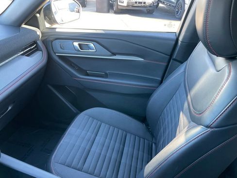 Used 2025 Ford Explorer ST-Line image 23