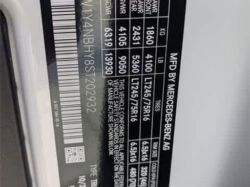 Used 2025 Mercedes-Benz Sprinter 2500 image 27