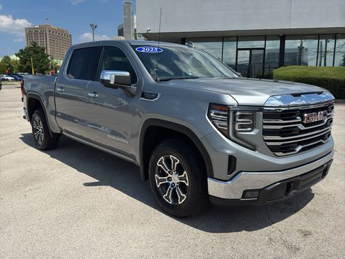 Used 2025 GMC Sierra 1500 SLT RWD image 2