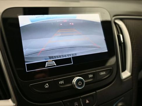 Used 2022 Chevrolet Malibu RS FWD image 18