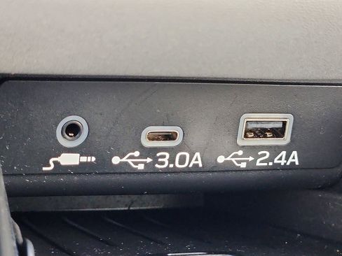 Used 2023 Subaru Outback Limited image 24