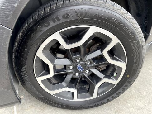 Used 2017 Subaru Crosstrek 2.0i Premium image 6