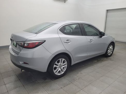 Used 2017 Toyota Yaris iA image 10