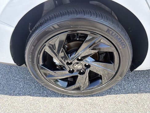 Used 2026 Hyundai Elantra Sport FWD image 26