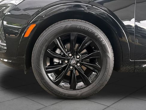 Used 2024 Buick Envista Sport Touring w/ Convenience I Package FWD image 11