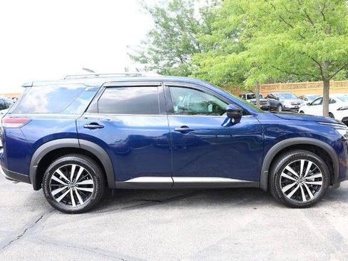 Used 2025 Nissan Pathfinder Platinum AWD/4WD image 5