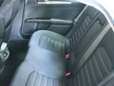 Used 2015 Ford Fusion SE image 8