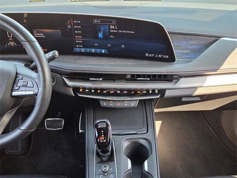 Certified 2025 Cadillac XT4 Sport w/ Cold Weather Package image 17