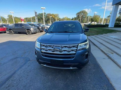 Used 2018 Ford Explorer XLT w/ Equipment Group 202A image 3