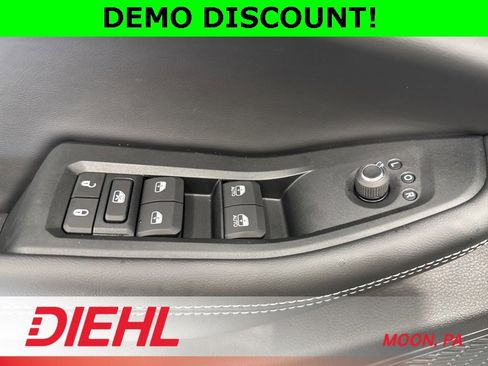 New 2025 Jeep Grand Cherokee Limited w/ Trailer Tow Package image 23