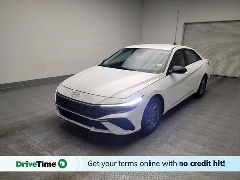 Used 2024 Hyundai Elantra SEL FWD image 1