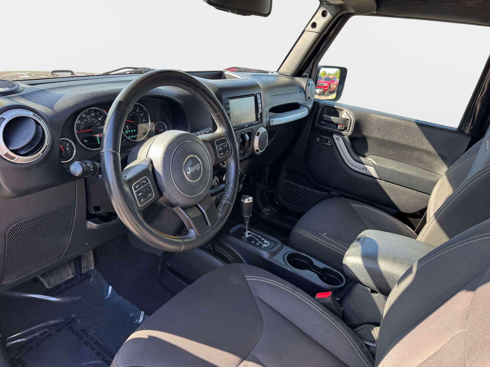 Used 2016 Jeep Wrangler Sahara w/ Connectivity Group AWD/4WD image 10