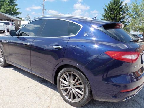Used 2019 Maserati Levante GranLusso AWD/4WD image 2