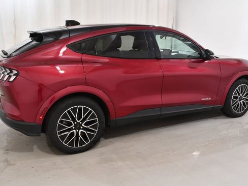 Used 2025 Ford Mustang Mach-E Premium image 11