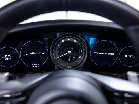 Used 2022 Porsche 911 Cabriolet image 47