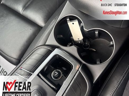 Used 2017 Porsche Macan S w/ Premium Package Plus image 39