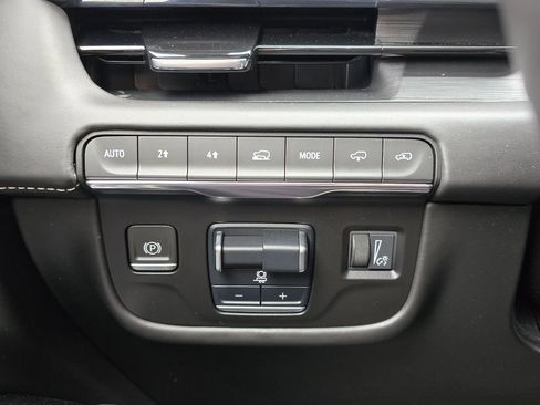 Used 2022 Cadillac Escalade Sport Platinum image 16