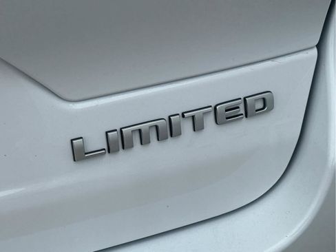 New 2025 Jeep Grand Cherokee Limited w/ Luxury Tech Group II image 26