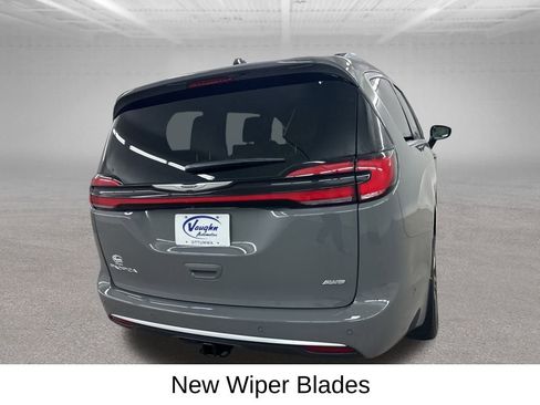 Used 2023 Chrysler Pacifica Pinnacle w/ Trailer Tow Group image 12