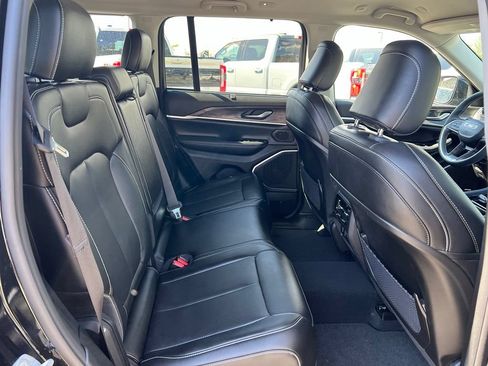 Used 2023 Jeep Grand Cherokee Limited w/ Luxury Tech Group II AWD/4WD image 23