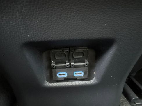 Used 2022 Toyota RAV4 XLE image 17