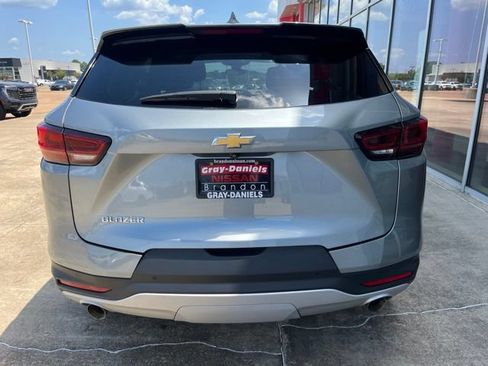 Used 2024 Chevrolet Blazer LT w/ Driver Confidence Package FWD image 3