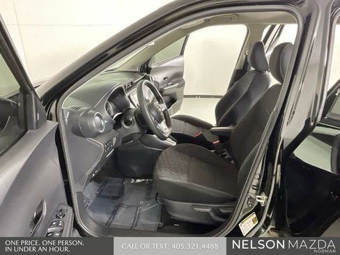 Used 2021 Nissan Kicks S image 11