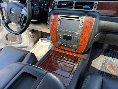 Used 2013 Chevrolet Tahoe LTZ AWD/4WD image 15