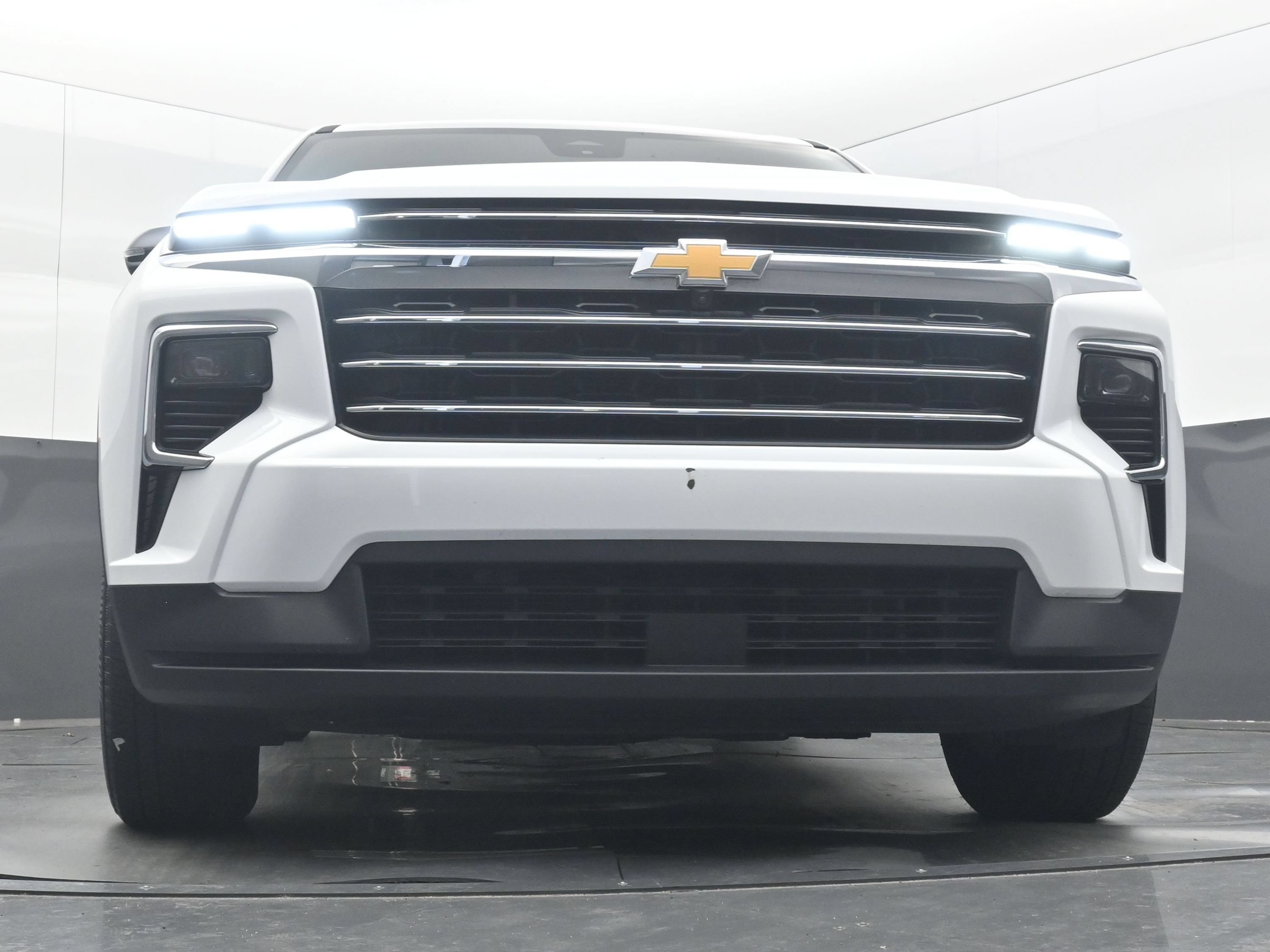 Certified 2026 Chevrolet Traverse LT w/ Driver Confidence Package FWD image 24