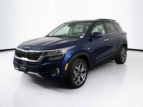 Used 2023 Kia Seltos SX image 3