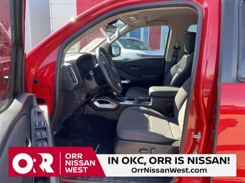 Used 2024 Nissan Frontier SV image 13