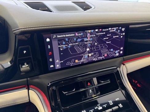 Used 2025 Porsche Panamera 4 image 23