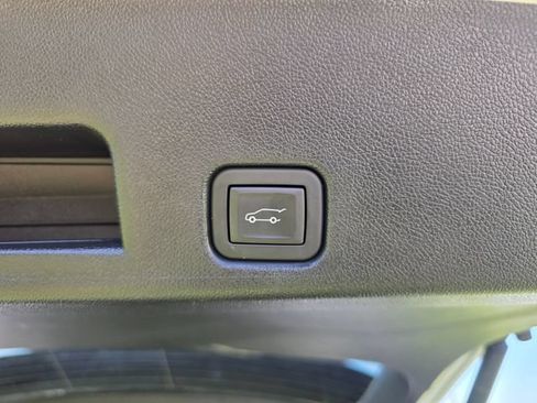 Used 2025 GMC Acadia Elevation w/ Elevation Premium Package FWD image 34