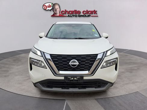 Certified 2022 Nissan Rogue SV FWD image 10