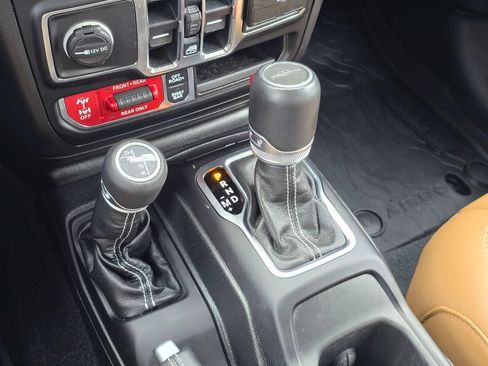 Used 2020 Jeep Gladiator Rubicon AWD/4WD image 25