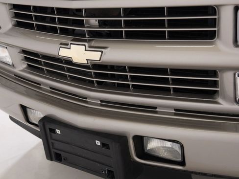 Used 2000 Chevrolet Tahoe Z71 w/ Comfort & Security Pkg image 13