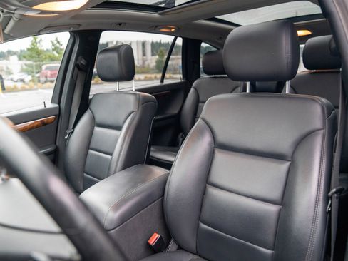 Used 2011 Mercedes-Benz R 350 4MATIC image 5