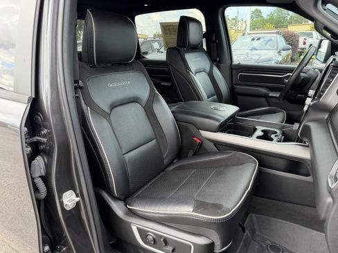 Used 2024 RAM 1500 Laramie AWD/4WD image 34