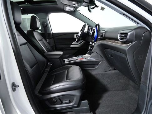 Certified 2023 Ford Explorer Limited w/ Limited Technology Package image 10