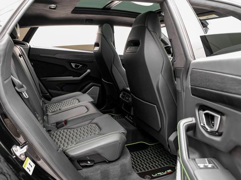 Used 2021 Lamborghini Urus image 18